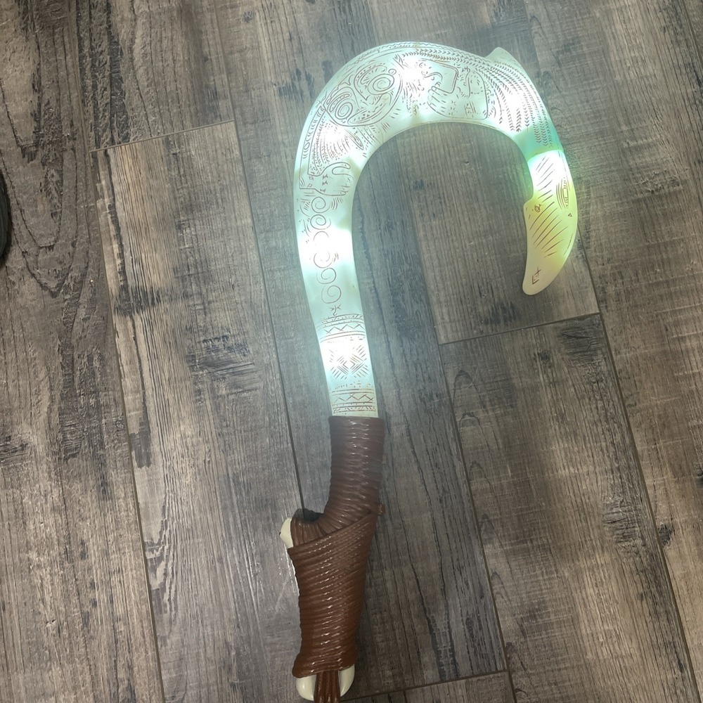 Moana Maui's Magical Fish Hook Disney Big 20" Movie Toy Lights Cosplay Accessory